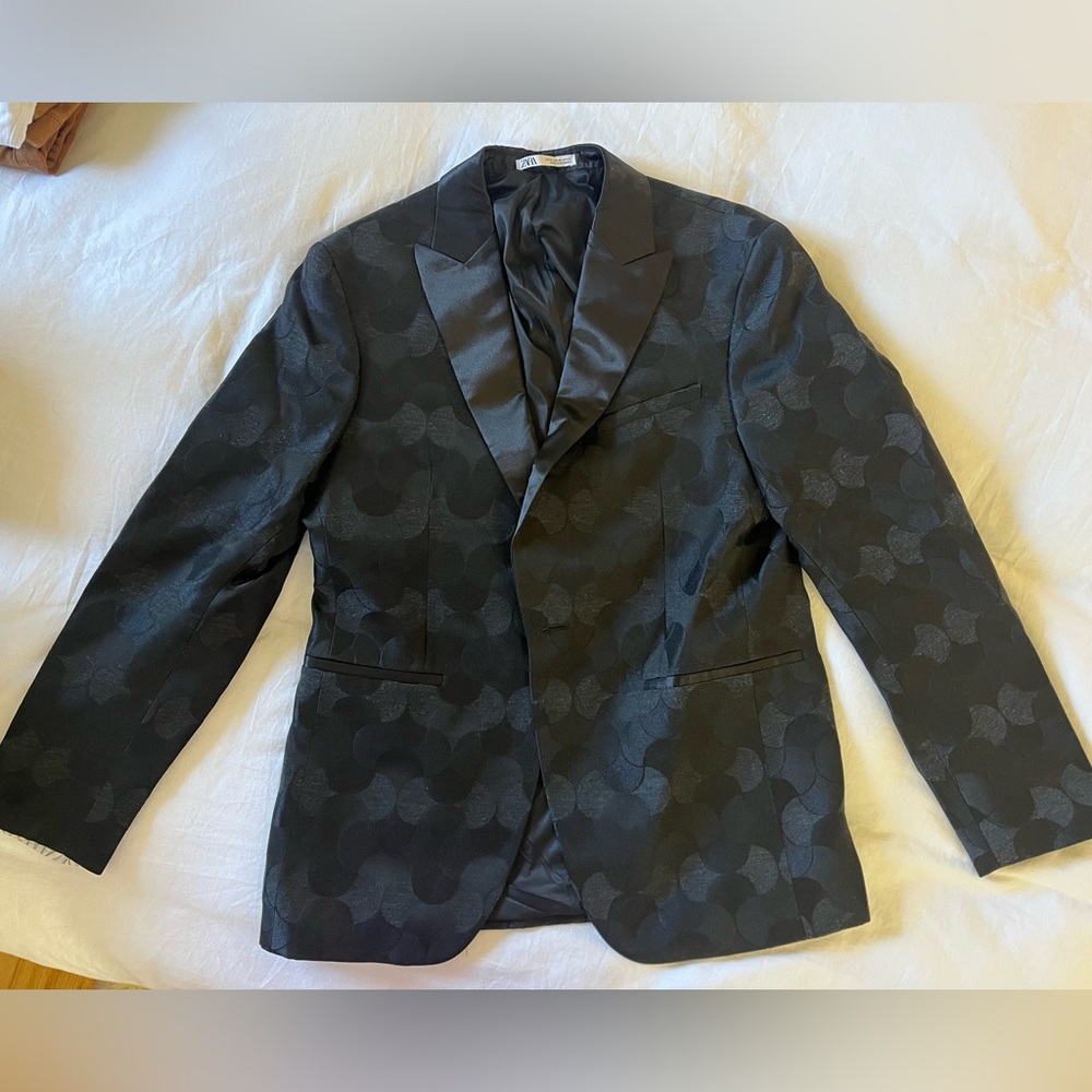 Black patterned Zara men’s blazer. USA 42.
